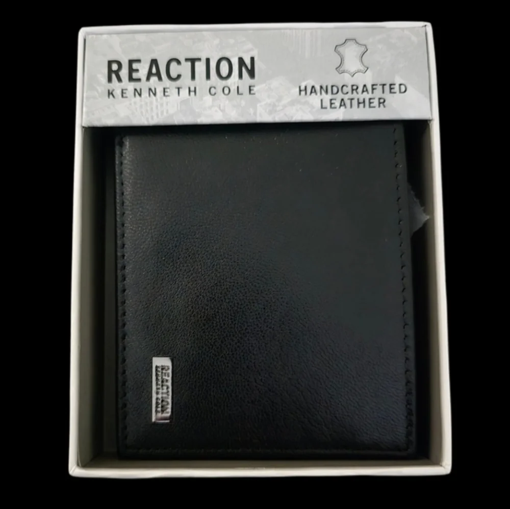 Kenneth Cole Reaction Black Leather Wallet - NIB